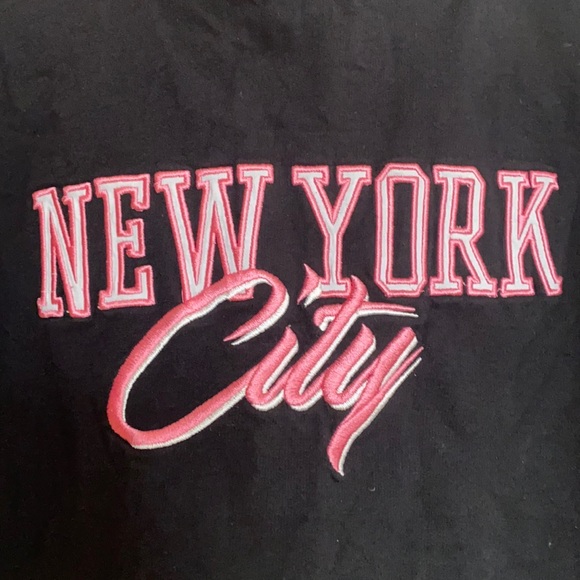 New York City Cropped Hoodie - Picture 3 of 5